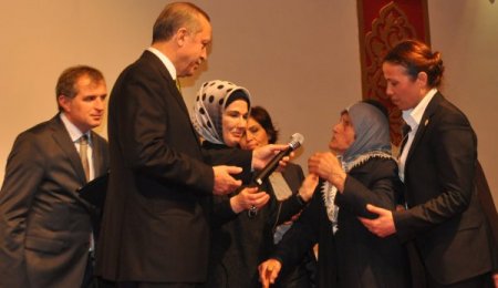 Başbakan'a "Dinle" Telkini