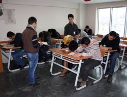 Kursiyer Olabilmek İçin Öss Gibi Sınava Girdiler