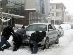 Başkent Beyaza Büründü