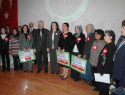 "KADINA ŞİDDETİ KINIYORUZ"