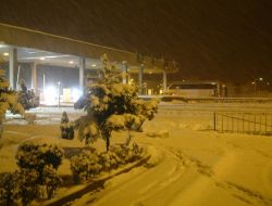 Kar Yağışı Düzce'de Ulaşımı Olumsuz Etkiliyor