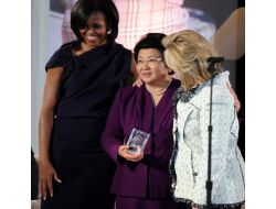 Otunbayeva'nın Abd'de Aldığı 'Cesur Kadın' Ödülüne Tepki