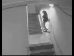 Üzerine İspirto Dökerek Yaktığı Evsizin Görüntüsü Güvenlik Kamerasına Kaydedildi