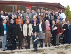 Ak Parti'li Kadınlar Şehit Ailelerini Ziyaret Etti
