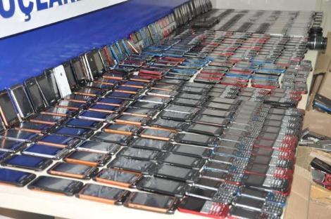 KAÇAK CEP TELEFONU OPERASYONU
