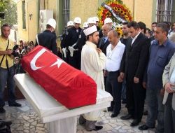 Silahlı Soygunda Hayatını Kaybeden Emekli Başkomiser Son Yolculuğuna Uğurlandı!