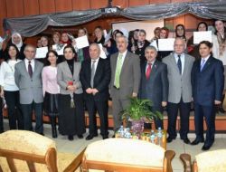 Bilgisayar Öğrenen Anneler Sertifikalarını Aldı