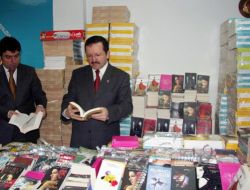 DİYARBAKIR'DA 8 BİN BANDROLSÜZ KİTAP