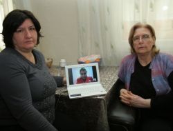 ANNELERİYLE İNTERNETTEN GÖRÜŞTÜLER!