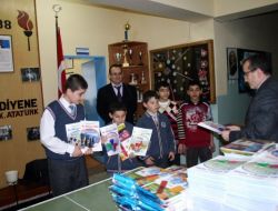 Dershaneye Gidemeyen Öğrencilere Kaynak Kitap Yardımı