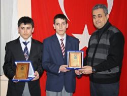 Beşikdüzü Talebe Yurdu, Başarılı Öğrencilerini Plaketle Ödüllendirdi