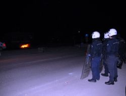 DOĞUBAYAZIT'TA GÖSTERİCİLER SALDIRDI