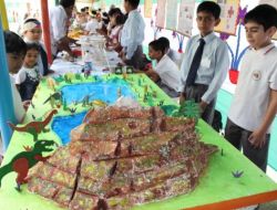 Bangladeş’teki Türk Okulunda 'Proje Fuarı' Heyecanı