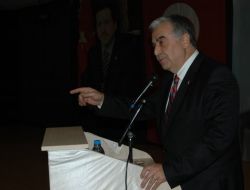 Ak Parti İzmir İl Başkanı Akay: Ak Parti'nin Hizmetleri, Bilboardlarda İzmir Büyükşehir Belediyesi'nin Hizmetleri Gibi Gösteriliyor