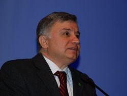 Vali Atış'tan Doktorlara: Benden 3 Bin 500 Lira Fazla Maaş Alıyorsunuz, Ağlamayın