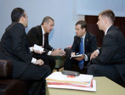 Erdoğan Medvedev'le Bir Araya Geldi!