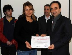 Kursiyerler Sertifikalarını Baydemir'in Ellinde Aldı