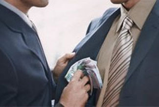 Rüşvet örümcek ağı gibi sarmış!!