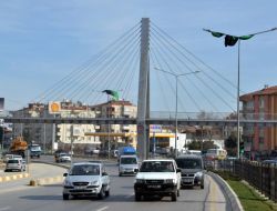 Denizli Belediyesi Kayıhan Yaya Üst Geçidi'ni Hizmete Açtı