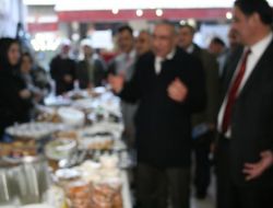 Kur'an Kursları Müftülük Binası İçin Kermes Düzenledi