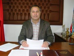 "Süt Üreticisi Nisan Ayında Sütünü Satacak Kimse Bulamayacak"