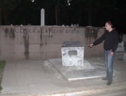 Kurtuluş Savaşı Kahramanı General Kazım Dirik'in Anıt Mezarını Yağmaladılar