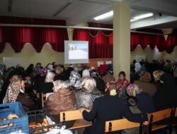 Aziziye'de Kadınlar 'Kutlu Doğum'u Kutladı