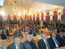 Milletvekili Tanıtım Toplantısında Renkli Görüntülere Ortaya Çıktı