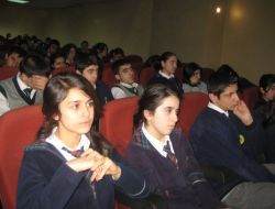 Erzurum Lisesi Öğrencileri Çanakkale Zaferi'nin 96. Yıl Dönümünü Kutladı