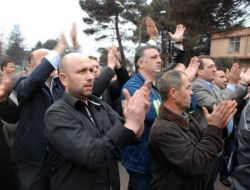 Erdemir İşçisinden İşverene Uyarı Eylemi