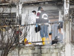 İZMİR'DE YANGIN: 1 ÖLÜ