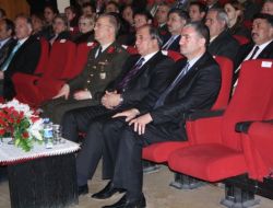 Çanakkale Programında Türk Ve Kürt Şehit Aileleri Yan Yana Oturarak Acılarını Paylaştı