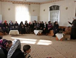 Bayburtlu Kadınlara Mahalle Toplantıları İle İstihdam Eğitimi Veriliyor