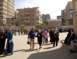 Mısırlılar Referandum İçin Sandığa Hücum Etti