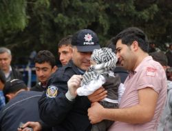 NEVRUZ ŞENLİKLERİNDE ÖCALAN POSTERLERİ