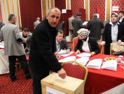 Temayül Yoklamasına Katılan Aday Adayları Promosyonları İle Dikkat Çekti