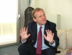 Lobicilik İddiaları Ap Milletvekili Ernst Strasser’ı İstifaya Götürdü