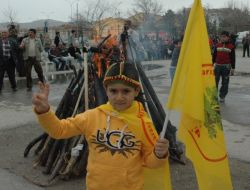 Kırşehir’deki Nevruz Kutlamalarında Öcalan Lehine Sloganlar Atıldı