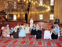 Ramazan'da Selimiye'ye Yoğun Ziyaretçi İlgisi
