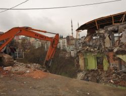 Tabakhane’de Yıkımlar Başladı