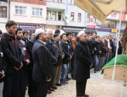 Halı Sahada Top Oynarken Hayatını Kaybeden Üniversite Öğrencisi Toprağa Verildi