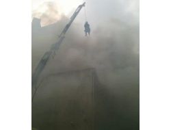 Alevler Arasında Kalan İşçilerin Vinç İpindeki Can Pazarı