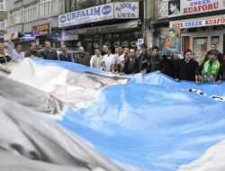 Urfalı Kebapçılardan Tatlıses'e Destek Eylemi