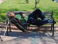 Uzmanlar Uyardı: Bahar Yorgunluğuna Karşı B Ve C Vitamini Alın