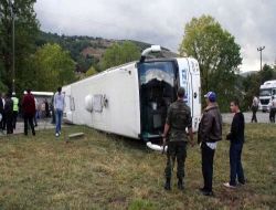 Samsun'da Yolcu Otobüsü Devrildi: 17 Yaralı