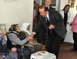 Vali Oğuz, Huzurevi Sakinlerinin Gönlünü Aldı