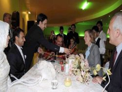 Bakan Kavaf Diyarbakır'da Nikâh Şahitliği Yaptı
