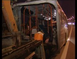 İETT OTOBÜSÜ İKİYE BÖLÜNDÜ