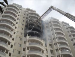 Adana'daki Yangında Bir Daire Kullanılamaz Hale Geldi