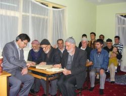 Yaşlılar, Vakitlerini Kur’an Öğrenerek Değerlendiriyor